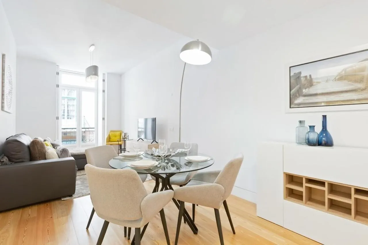 Spacious 1 Bedroom Apartment Near Baixa Лиссабон
