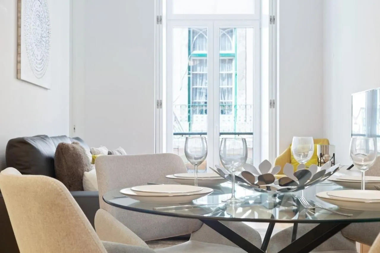 Spacious 1 Bedroom Apartment Near Baixa Lizbona